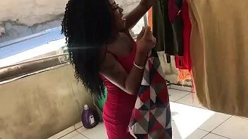 Putaria em plena luz do dia na lavanderia …(Veja o que rolo no RED)