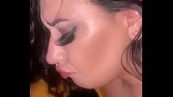 Oral no carro, babando na rola