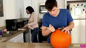 Halloween Pumpkin Fuck (Aubrey Sinclair)- https://ouo.io/4jah0h