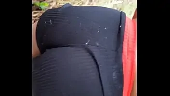 gozada na bunda da menina do lado da rodovia em pleno dia insta dela @aliicenegrinha