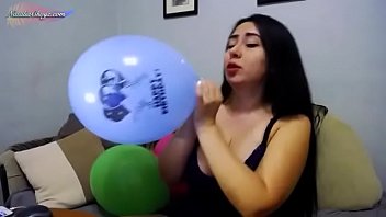Beleza Peituda Salta Em Balões – A Solo