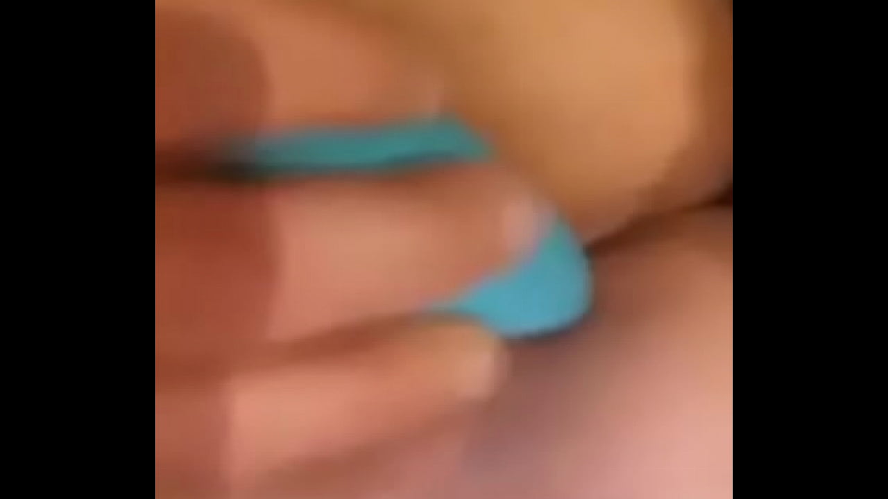 Ela se perde no prazer da bala, que tem 12 velocidades